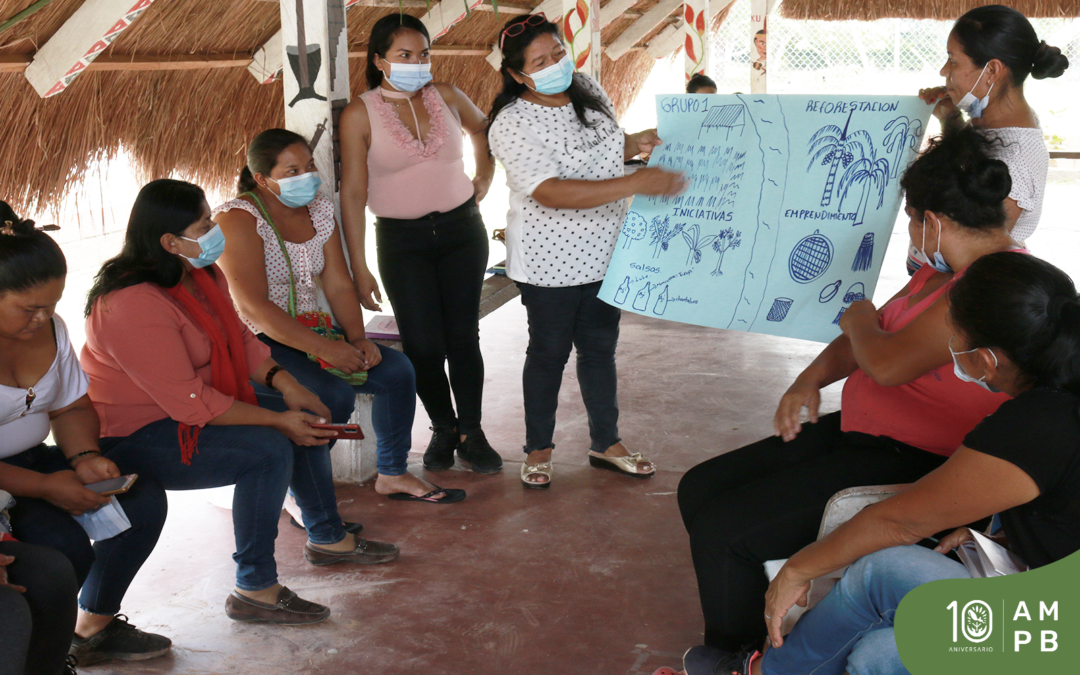 Women leaders of the Global Alliance of Territorial Communities exchange knowledge and experience at a meeting in Colombia